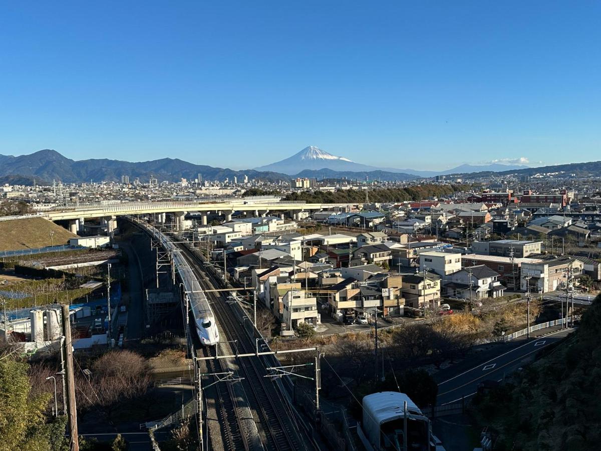 海と山に囲まれた静かな港町の オーシャンビュー 個室ゲストハウスeat&Stay Romey Сидзуока Экстерьер фото