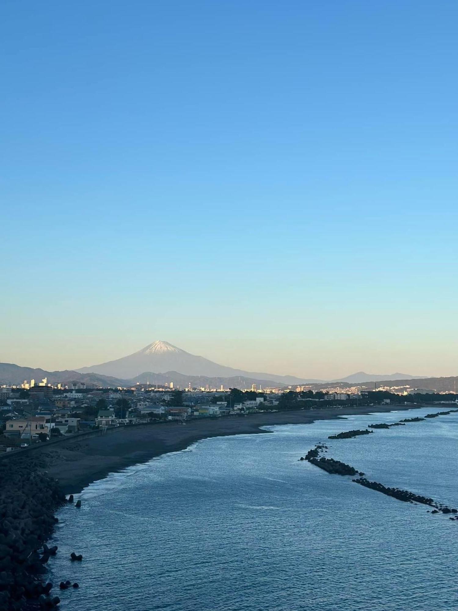 海と山に囲まれた静かな港町の オーシャンビュー 個室ゲストハウスeat&Stay Romey Сидзуока Экстерьер фото